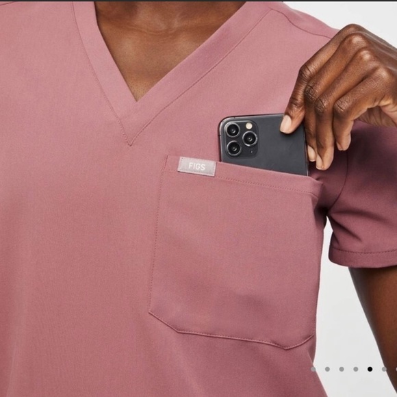 New Figs women scrub set Top and Jogger - Picture 5 of 8